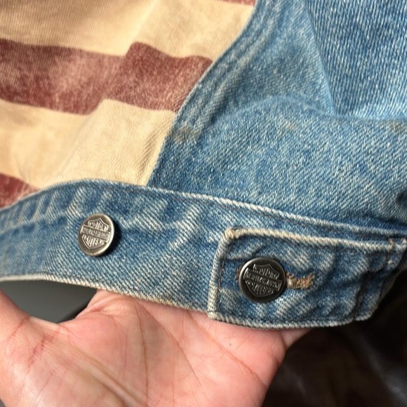 Men’s Harley-Davidson vest made in USA size L check it out very nice thanks 🙏 - Picture 6 of 8
